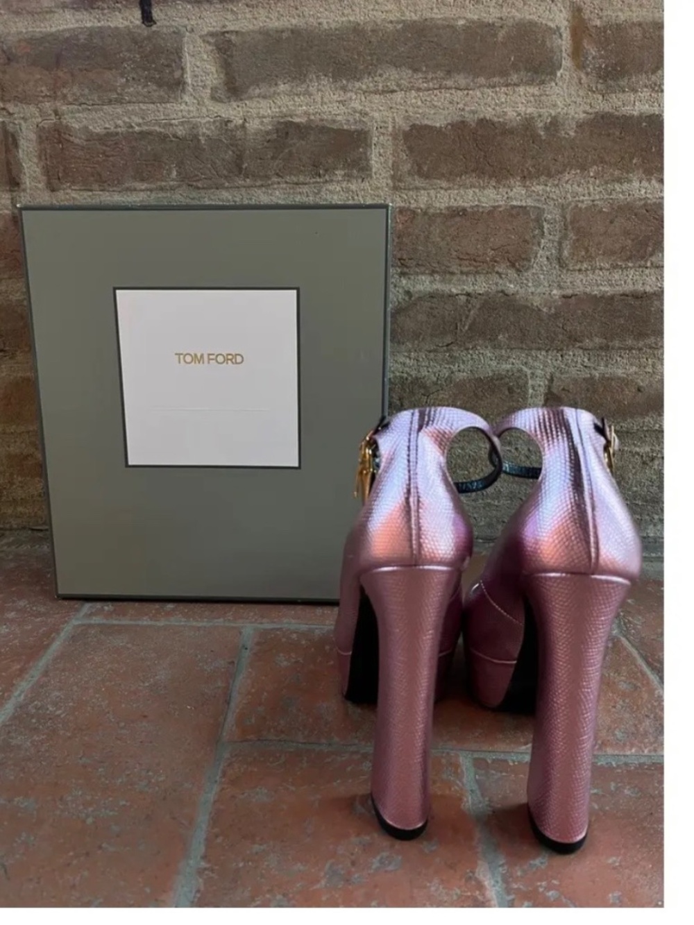 Tom Ford heel with gold padlock - Picture 2 of 4